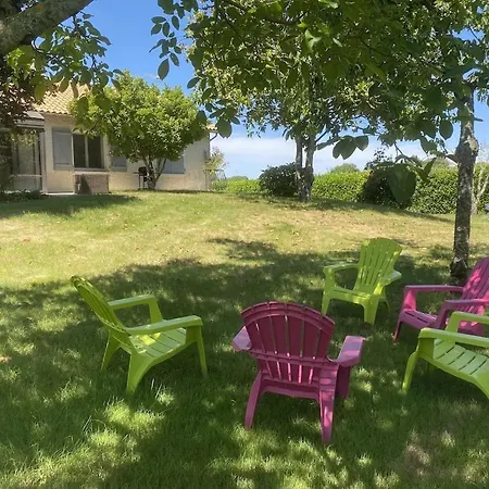 Ferienhaus A Proximite Du Futuroscope Et Des Marais Poitevin *